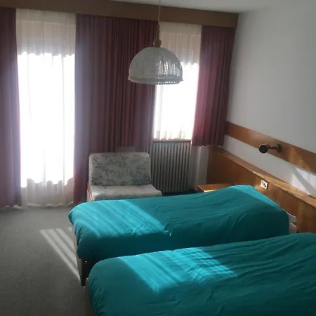 Hotell Alpenrose Alleghe