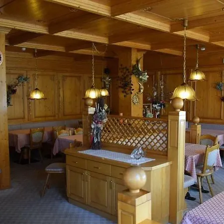 Hotel Alpenrose 3*